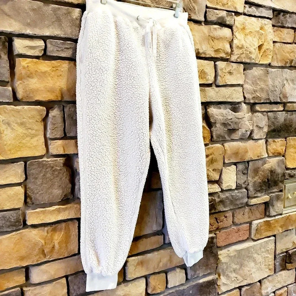 BLANKNYC Faux Sherpa Drawstring Jogger - /White - M - Picture 4 of 6
